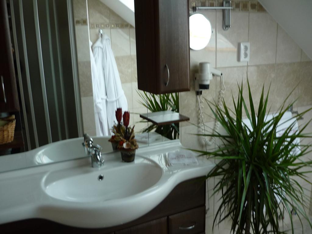 Oereg Malom Hotel Csepreg Zimmer foto